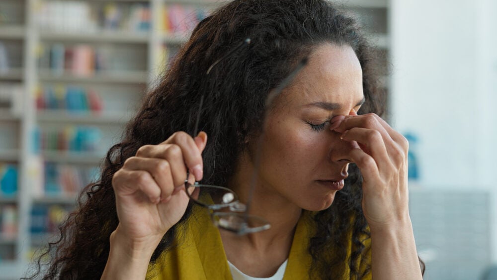 Göz Alerjisi, Blefarit ve Demodex’i Nasıl Tetikler?